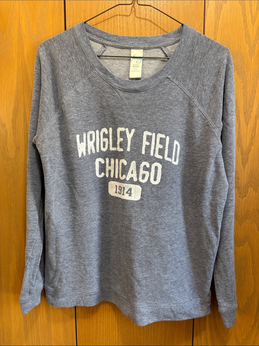 Wrigley Field Chicago (CUBs) 1914 Heather Blue Sweatshirt women’s small